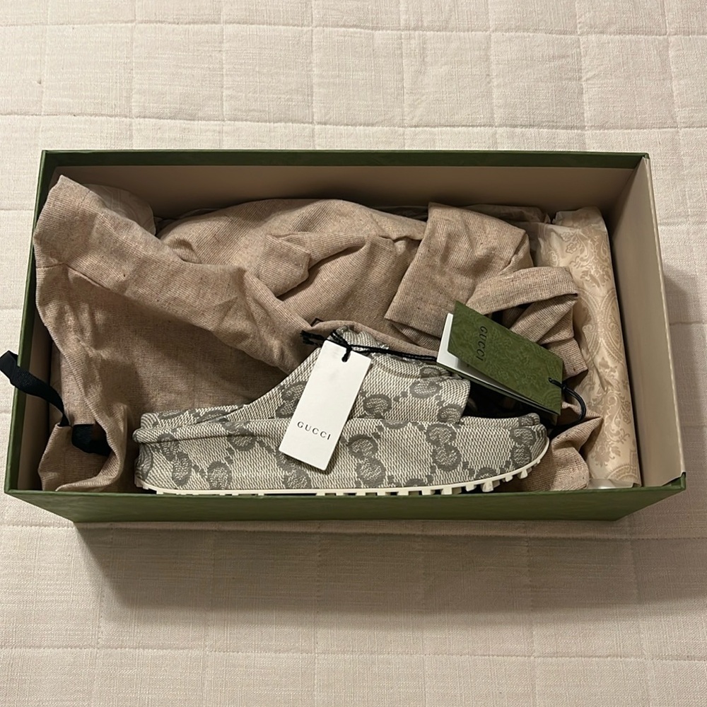 NWT Gucci Slides size 36 (converts to size 6 women)